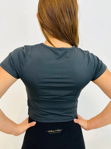 Chic Melrose Front Twist Skating Crop Top for Style & Comfort